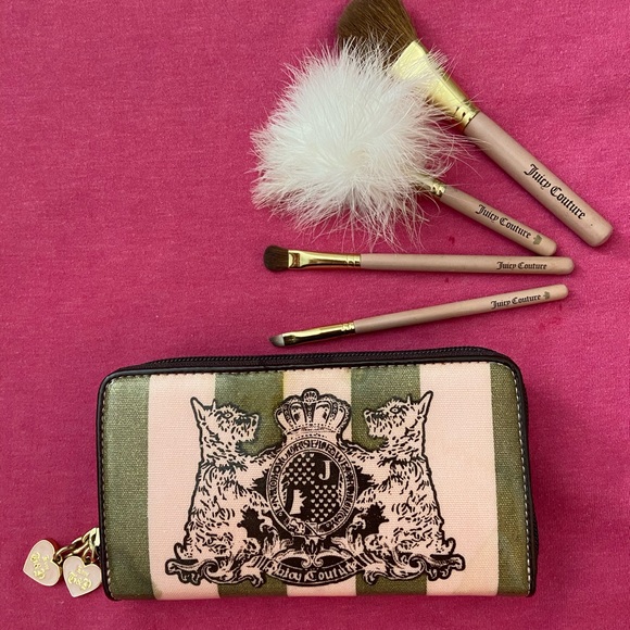Juicy Couture Other - JUICY makeup brushes and case